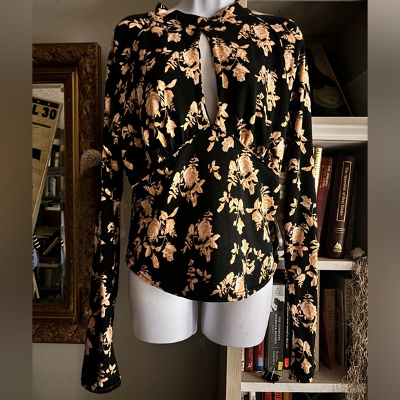 Free People Dinner Party Keyhole Black Multi Long Sleeve Top XL NWT - Picture 8 of 11